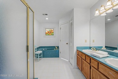 Welcome to this spacious and well-maintained home offering - photo 22