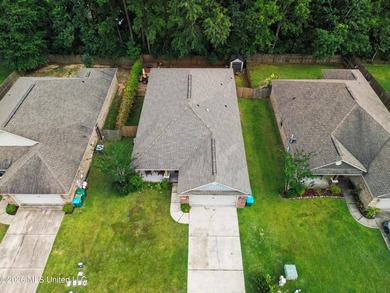 Awesome 4-bedroom, 2-bath home conveniently located directly - photo 26