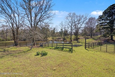 Welcome to this spacious and well-maintained home offering - photo 38