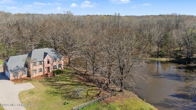 Welcome to this spacious and well-maintained home offering - photo 39