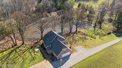 Welcome to this spacious and well-maintained home offering - photo 43