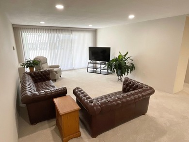Stunning main floor 2-bedroom, 2-bath condominium in the Austin - photo 3