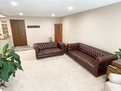 Stunning main floor 2-bedroom, 2-bath condominium in the Austin - photo 4