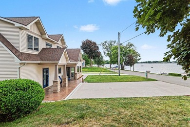 COLDWATER LAKE-Front Home - 60' of Beachfront. Enjoy lakefront - photo 3