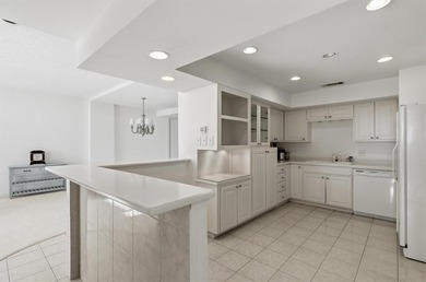 LUXURY REDEFINED Welcome to Unit 1315 where sophisticated living