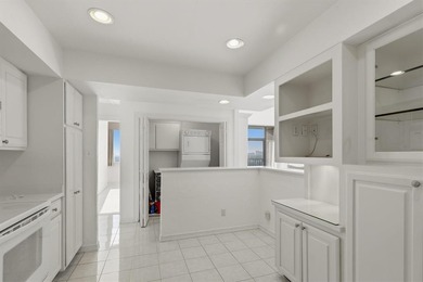 LUXURY REDEFINED Welcome to Unit 1315 where sophisticated living