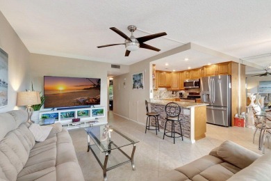 Lake Condo For Sale in Boca Raton, Florida