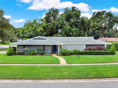 Lake Home Sale Pending in Orlando, Florida