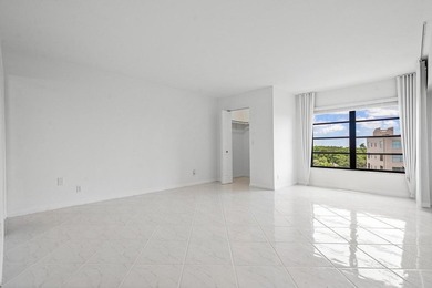Discover the pinnacle of comfort and sophistication in this - photo 6