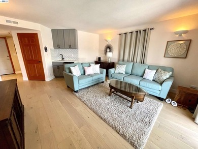 This cozy 3 bedroom, 2 bath, 1871 sqft single family home is - photo 8