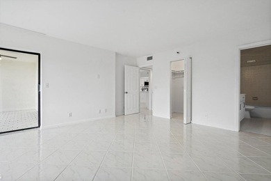 Discover the pinnacle of comfort and sophistication in this - photo 9