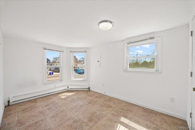 Move-in ready home on a quiet Freeport block! Features bright - photo 11