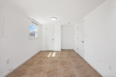 Move-in ready home on a quiet Freeport block! Features bright - photo 12