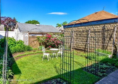 WELCOME TO 592 OAKLAND AVENUE . THIS BEAUTIFUL 3 BEDROOM - photo 17
