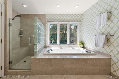 Absolutely stunning waterfront home on Upper Straits Lake - photo 21