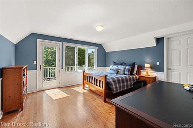 Absolutely stunning waterfront home on Upper Straits Lake - photo 29