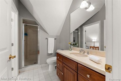 Absolutely stunning waterfront home on Upper Straits Lake - photo 33