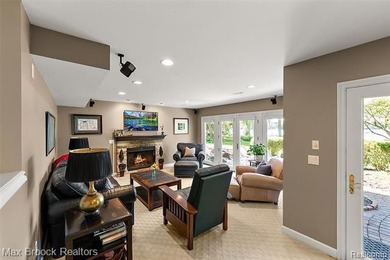 Absolutely stunning waterfront home on Upper Straits Lake - photo 37