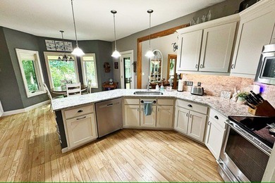 Listed at $549,900, this stunning 4+ bedroom, 4-bath acreage - photo 2