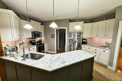 Listed at $549,900, this stunning 4+ bedroom, 4-bath acreage - photo 3