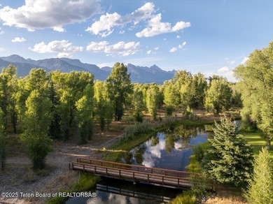 Set beneath the dramatic peaks of the Teton Range, the Antelope - photo 12