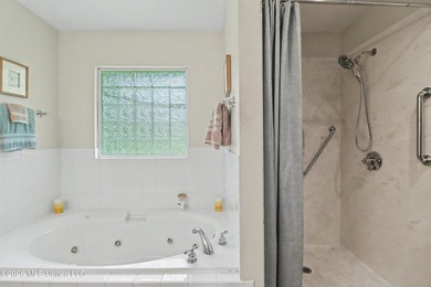 Beautiful Family home located on a quiet cul de sac in Bayou - photo 14