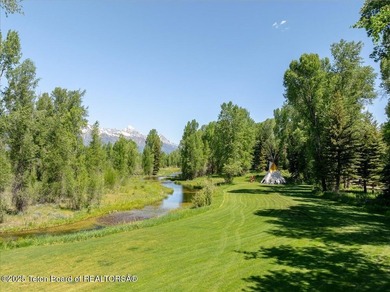 Set beneath the dramatic peaks of the Teton Range, the Antelope - photo 17