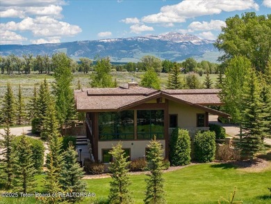 Set beneath the dramatic peaks of the Teton Range, the Antelope - photo 38