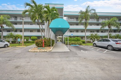 Lake Condo For Sale in Lake Worth, Florida