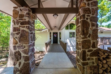 EDEN ISLE LAKEFRONT & REMODELED on GREERS FERRY LAKE This 4