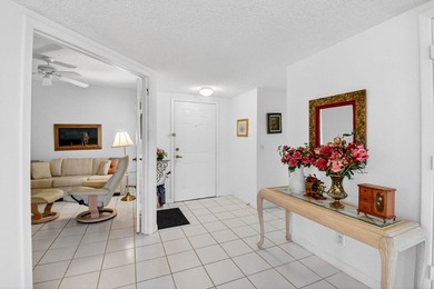 Welcome home to this beautifully maintained first floor condo - photo 7