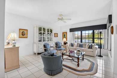 Welcome home to this beautifully maintained first floor condo - photo 9
