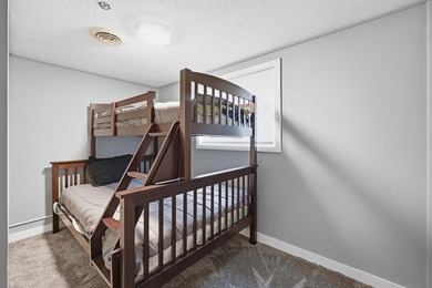 Welcome to this adorable Lakefront Bungalow, perfectly - photo 16