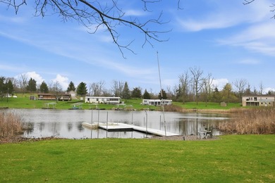 Welcome to this adorable Lakefront Bungalow, perfectly - photo 23
