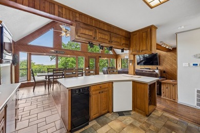Enjoy scenic views of Lake Texoma from this spacious 2,956 sq ft - photo 3