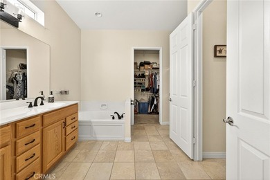 Welcome to this highly sought-after Emerald Model, ideally - photo 12