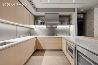 Enjoy the ultimate downtown lifestyle in this artfully-crafted 2 - photo 9