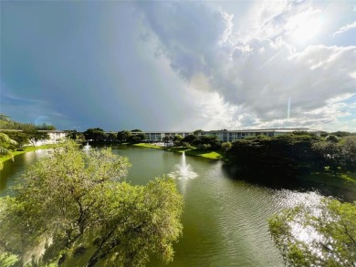 Lake Condo For Sale in Coconut Creek, Florida