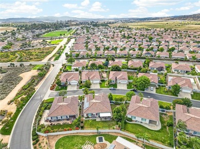 Welcome to this highly sought-after Emerald Model, ideally - photo 32