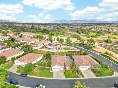 Welcome to this highly sought-after Emerald Model, ideally - photo 33