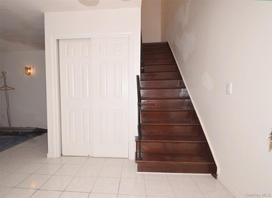 Welcome to 54 Grand Street-Your final destination. This very - photo 4