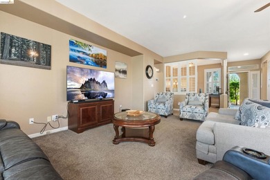 Welcome to easy, resort-style living in this beautifully - photo 9
