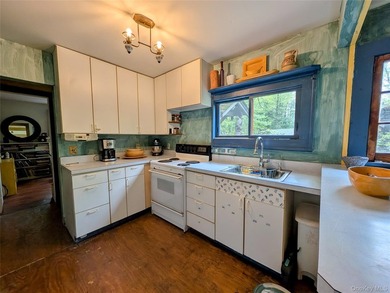 Welcome to the quintessential lake house in the storybook - photo 14