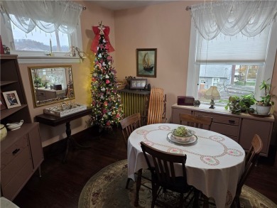 Come and see this wonderful and cozy home located in the