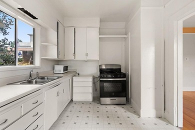 Opportunity knocks just blocks from UC Berkeley! This vacant - photo 15
