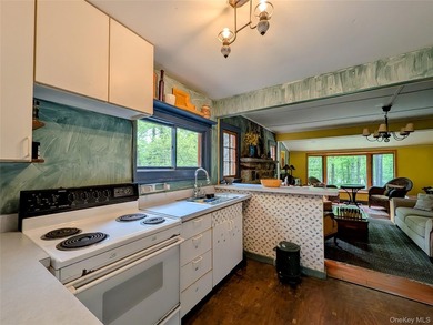 Welcome to the quintessential lake house in the storybook - photo 16