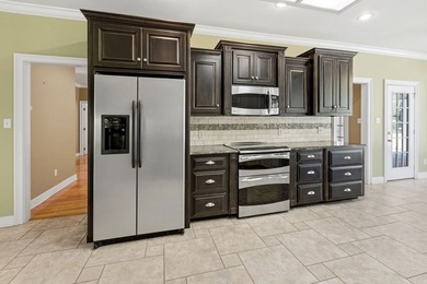 You must come see this beautiful home sitting on an acre lot in - photo 17