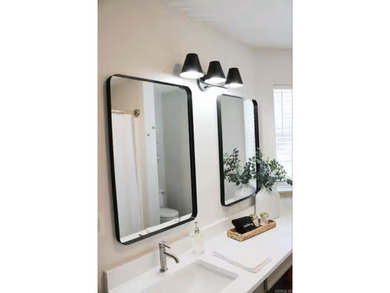 This move-in ready, turn-key studio condo is perfect for a - photo 2