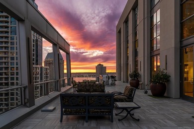 Welcome to Renaissance Penthouse Residence 2204, a recently - photo 24