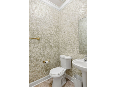 You must come see this beautiful home sitting on an acre lot in - photo 28